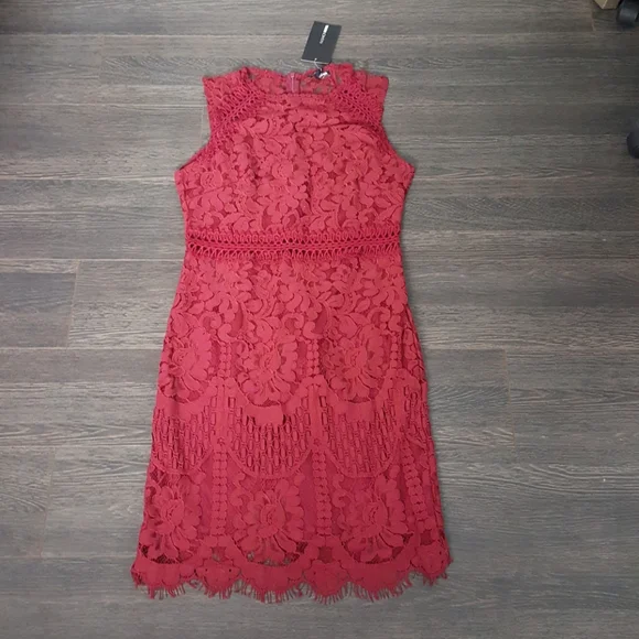 Fashion Nova Burgundy Lace dress - Picture 2 of 6